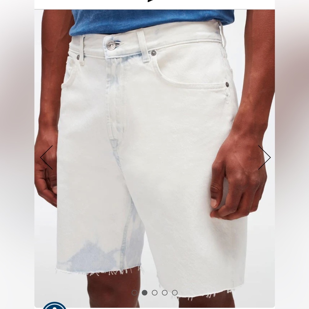 7 for all mankind COOPER J SHORT IN BLEACHED CLOUDY